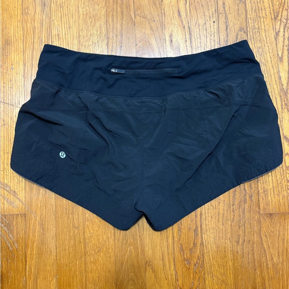 EUC Lululemon Motionful Short 3” - Picture 2 of 6